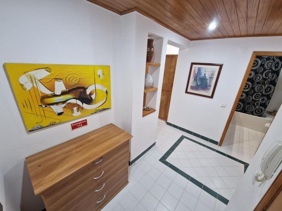Charming Beachside Apartment- The Perfect Getaway! Албуфейра Экстерьер фото