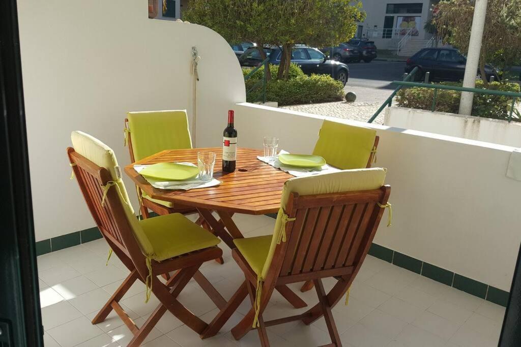 Charming Beachside Apartment- The Perfect Getaway! Албуфейра Экстерьер фото